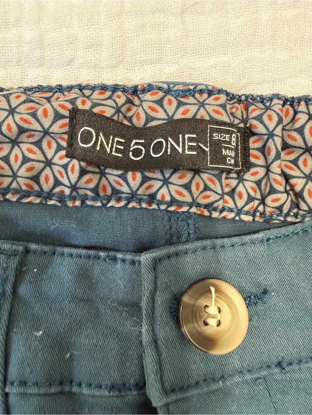 One5One Veda Cuffed Patch Picket Short. Sz 8/29. - Picture 4 of 5